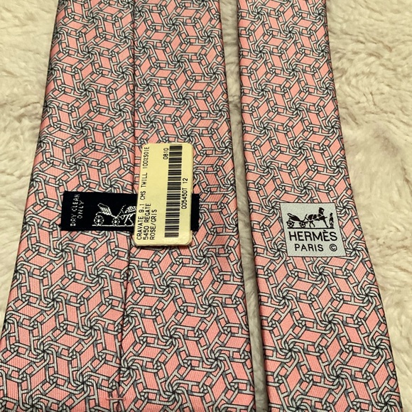NWT Hermès Pink Geometric Silk Tie
